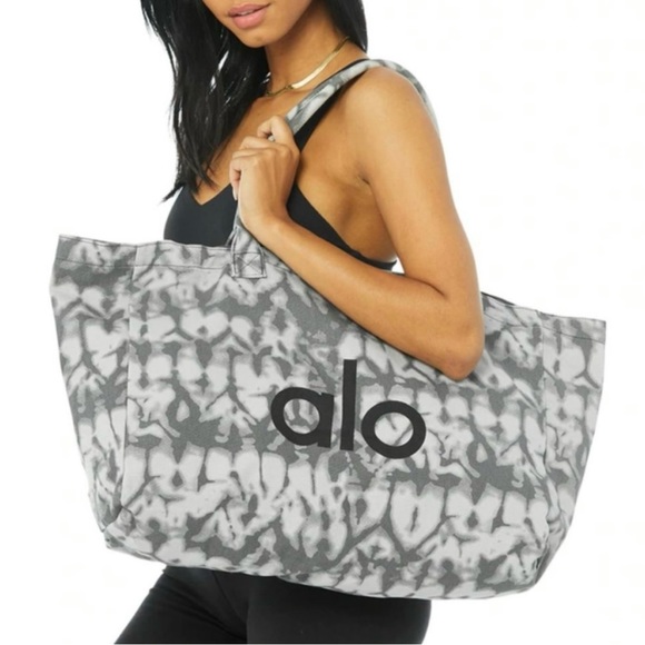 ALO YOGA - TIEDYE GREY SHOPPER TOTE - Picture 5 of 6
